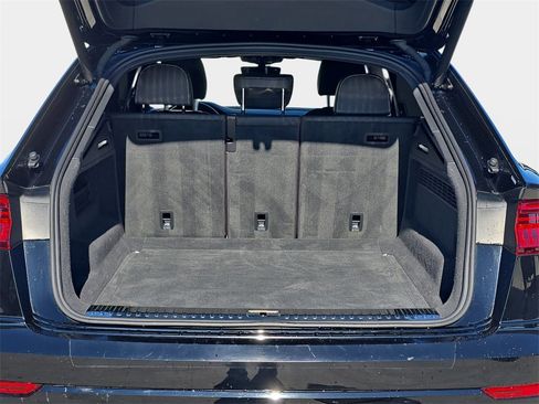 Used 2019 Audi Q8 Premium w/ Convenience Package image 14