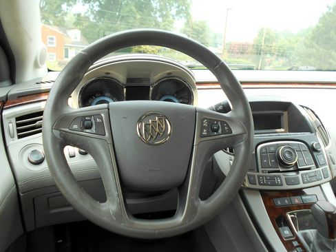 Used 2010 Buick LaCrosse CXL FWD image 11