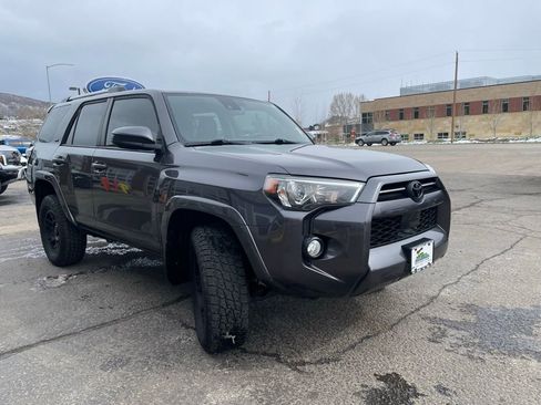 Used 2020 Toyota 4Runner SR5 image 10