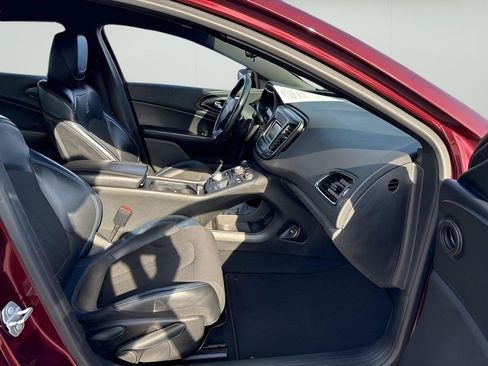 Used 2015 Chrysler 200 S FWD image 24