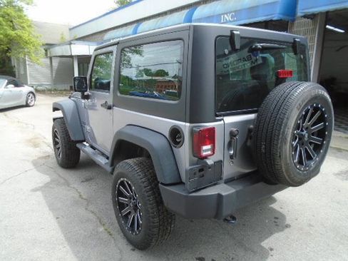 Used 2013 Jeep Wrangler Sport AWD/4WD image 6