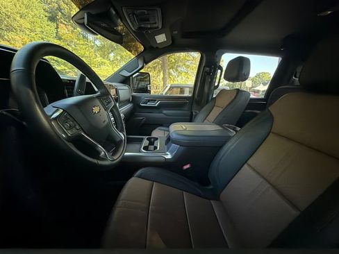 Used 2025 Chevrolet Silverado 2500 High Country AWD/4WD image 6