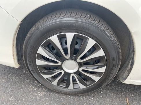 Used 2019 Subaru Impreza 2.0i image 9