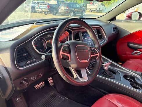 Used 2017 Dodge Challenger GT w/ Driver Convenience Group AWD/4WD image 8