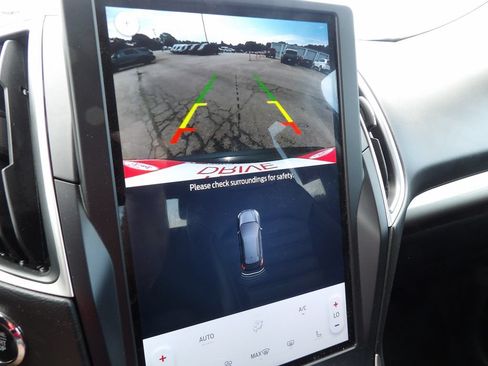 Used 2024 Ford Edge SEL AWD/4WD image 18
