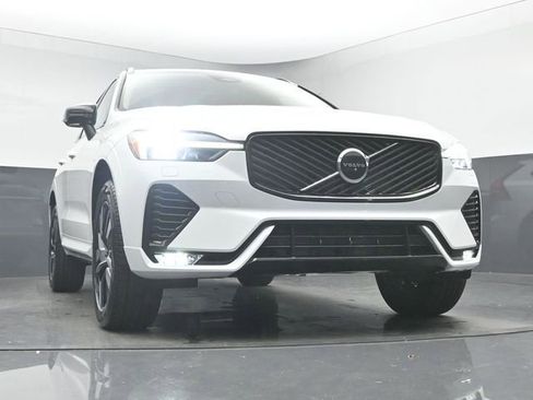 New 2026 Volvo XC60 B5 Core w/ Climate Package image 37