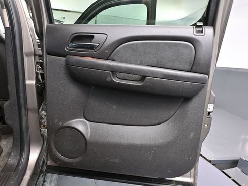 Used 2012 GMC Yukon XL SLT w/ SLT-2 Equipment Package AWD/4WD image 43