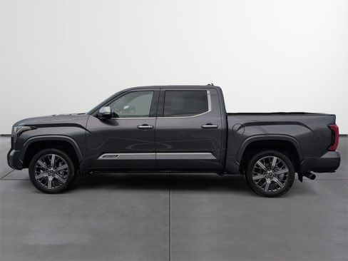Used 2022 Toyota Tundra Capstone AWD/4WD image 3