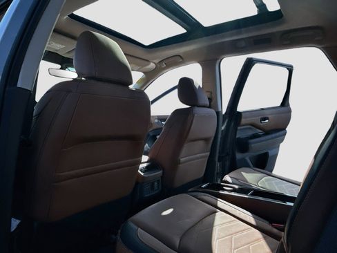 Certified 2025 Nissan Pathfinder Platinum AWD/4WD image 21