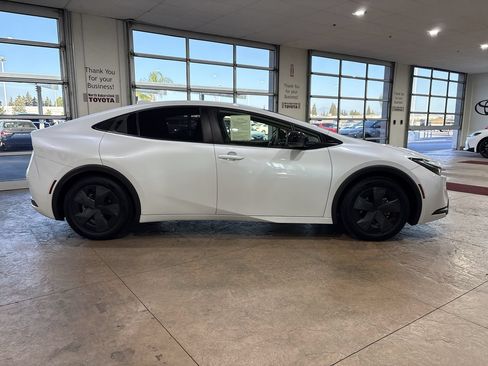 Certified 2024 Toyota Prius LE FWD image 3