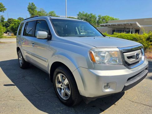 Used 2010 Honda Pilot EX image 3