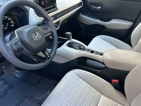 Used 2023 Honda HR-V LX image 7