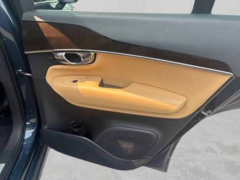 Used 2018 Volvo XC90 T6 Momentum w/ Convenience Package AWD/4WD image 23