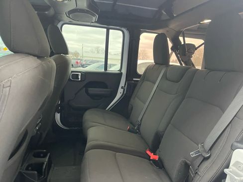 Used 2018 Jeep Wrangler Unlimited Sport S image 17