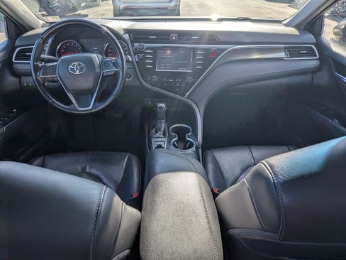 Used 2018 Toyota Camry XSE image 29