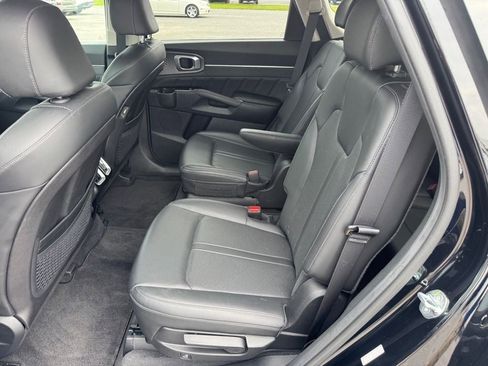 Used 2023 Kia Sorento SX image 10