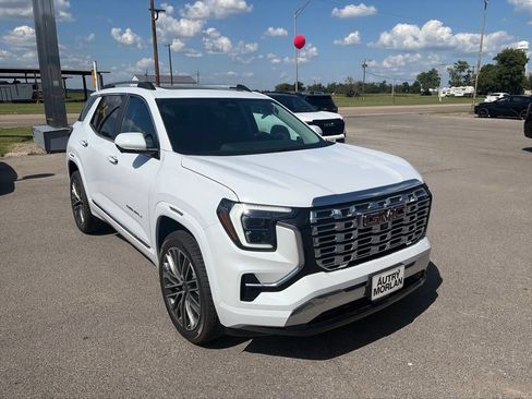 New 2027 GMC Terrain Denali w/ LPO, Floor Liner Package AWD/4WD image 8