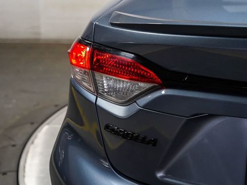 Used 2025 Toyota Corolla SE FWD image 11