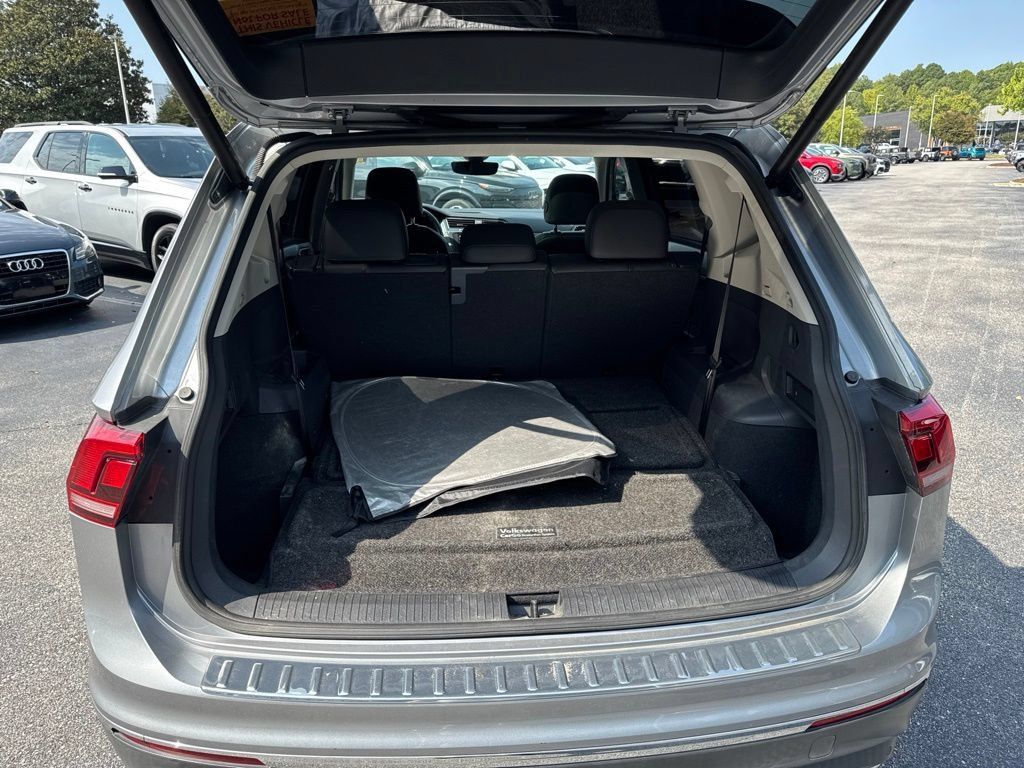 Used 2020 Volkswagen Tiguan SEL w/ 3rd Row Seat Package AWD/4WD image 8