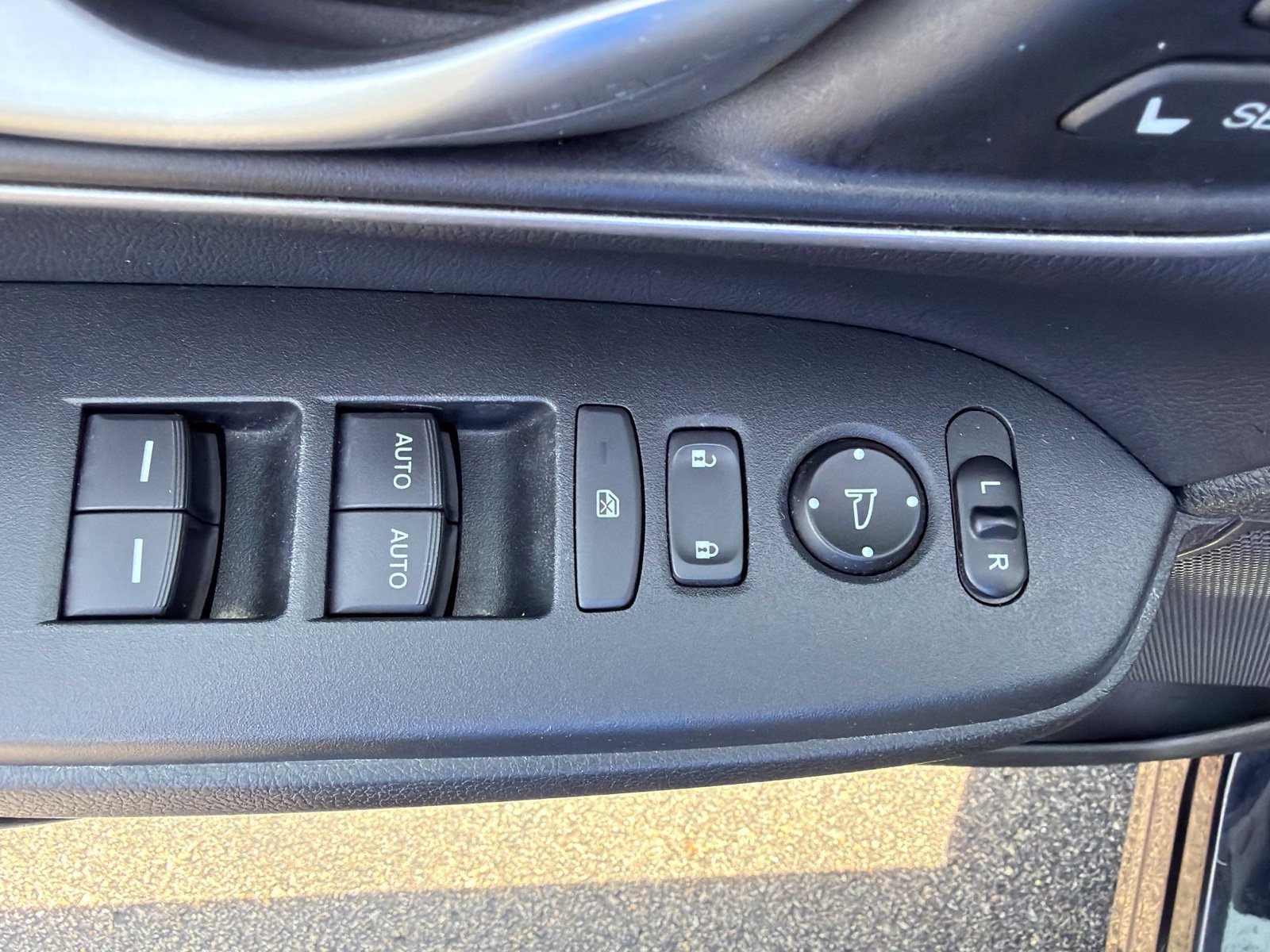 Used 2017 Honda CR-V EX-L image 13