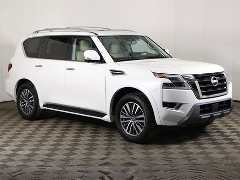 Used 2024 Nissan Armada SL w/ Captain's Chairs Package image 2