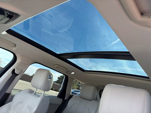 Used 2017 Land Rover Range Rover Sport HSE image 31