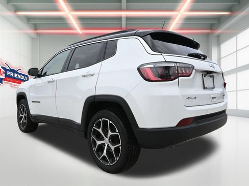 Used 2024 Jeep Compass Limited AWD/4WD image 2