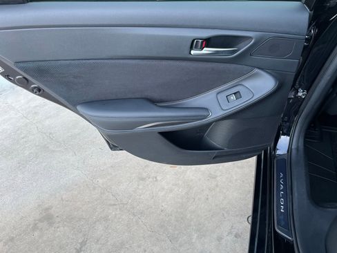 Used 2019 Toyota Avalon XSE FWD image 13