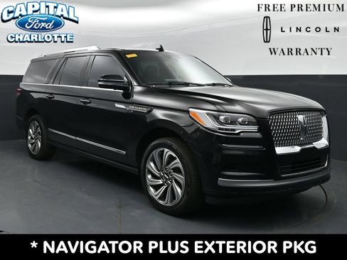 Used 2022 Lincoln Navigator L 2WD image 4
