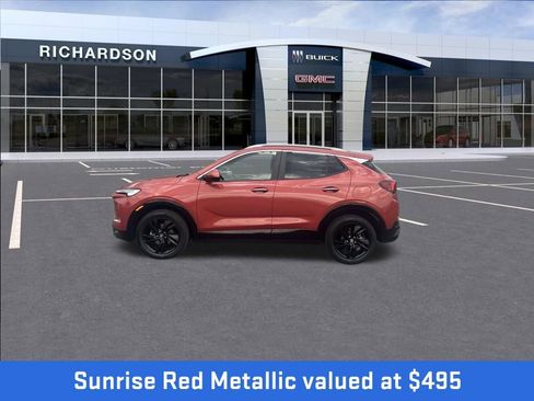 Used 2024 Buick Encore GX Sport Touring FWD image 2
