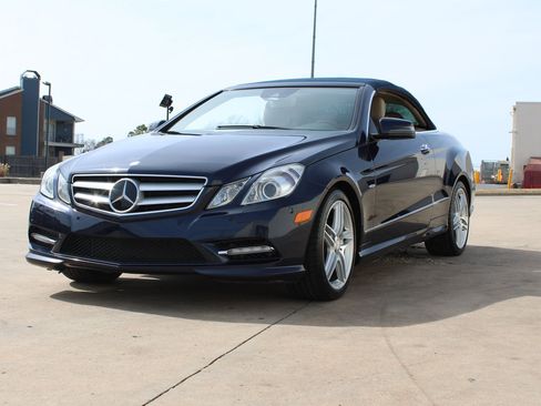 Used 2012 Mercedes-Benz E 550 Cabriolet image 24