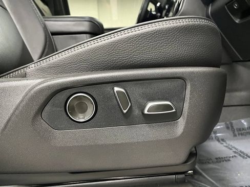 Used 2026 GMC Yukon XL Denali w/ Sun & Power Step Package AWD/4WD image 60