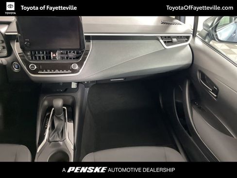 Used 2025 Toyota Corolla LE w/ LE Premium Package image 16
