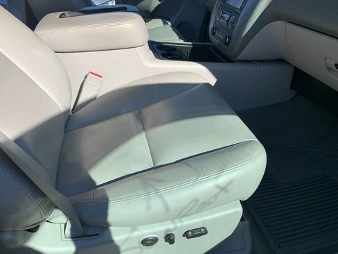 Used 2012 GMC Sierra 1500 SLT w/ SLT Convenience Package image 19