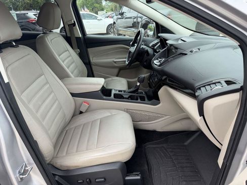 Used 2017 Ford Escape SE FWD image 13