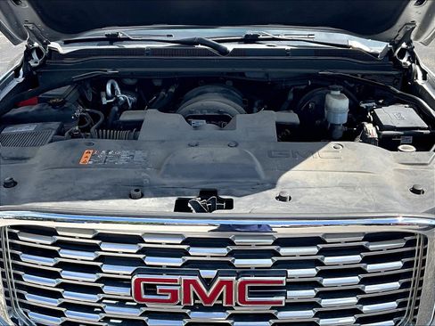 Used 2018 GMC Yukon XL Denali w/ Denali Ultimate Package AWD/4WD image 31