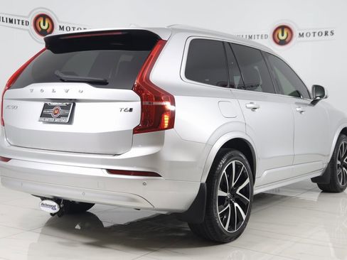 Used 2022 Volvo XC90 T6 Momentum w/ Climate Package image 3