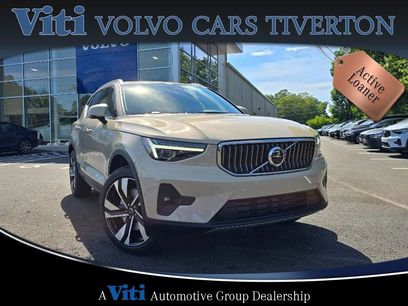 Used 2025 Volvo XC40 B5 Plus w/ Climate Package