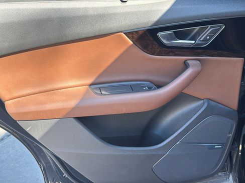 Used 2017 Audi Q7 3.0T Prestige w/ Prestige Package image 17