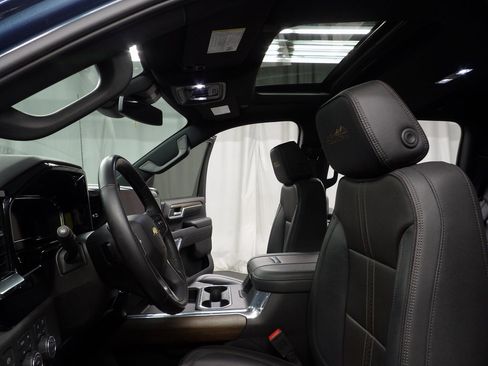 Used 2024 Chevrolet Silverado 2500 High Country image 10