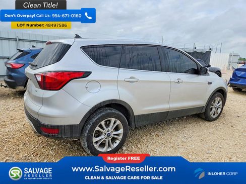 Used 2019 Ford Escape SE FWD image 4