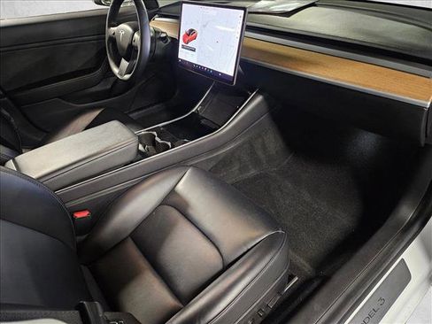 Used 2019 Tesla Model 3 Long Range image 19