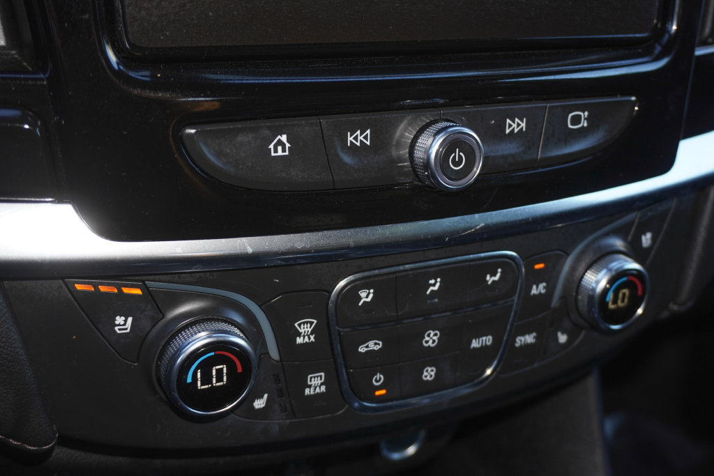 Used 2023 Chevrolet Traverse High Country w/ LPO, Floor Liner Package AWD/4WD image 34
