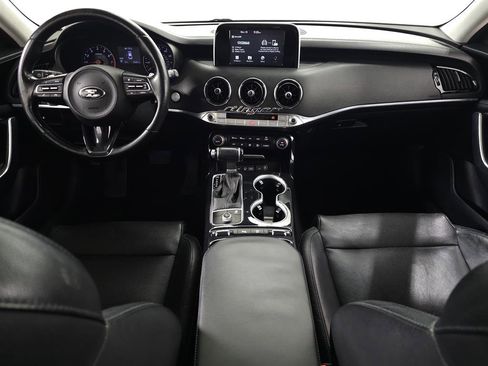 Used 2018 Kia Stinger image 10
