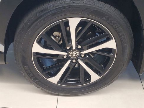 Certified 2023 Toyota Corolla Cross XSE w/ Convenience Package image 4