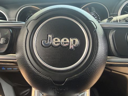 Used 2022 Jeep Wrangler Unlimited Sahara w/ Cold Weather Group AWD/4WD image 44