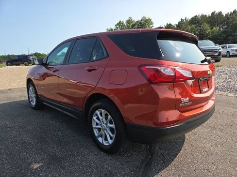 Used 2020 Chevrolet Equinox LS w/ LS Convenience Package AWD/4WD image 8