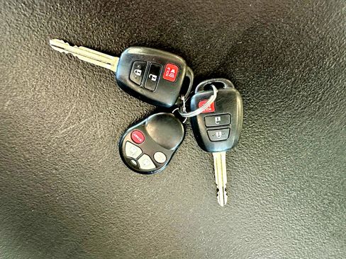 Used 2013 Scion xD image 40