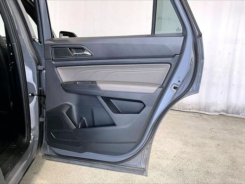 Used 2022 Volkswagen Atlas Cross Sport SEL R-Line AWD/4WD image 23