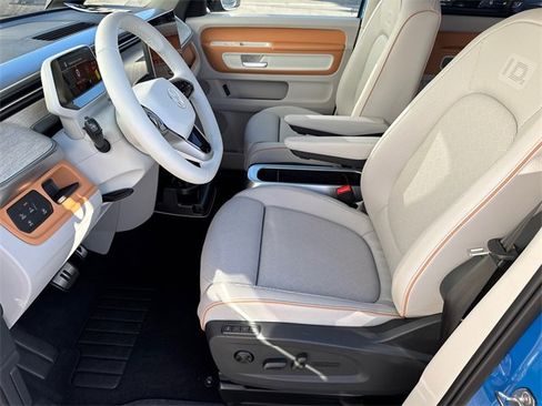 New 2025 Volkswagen ID. Buzz 1st Edition image 36